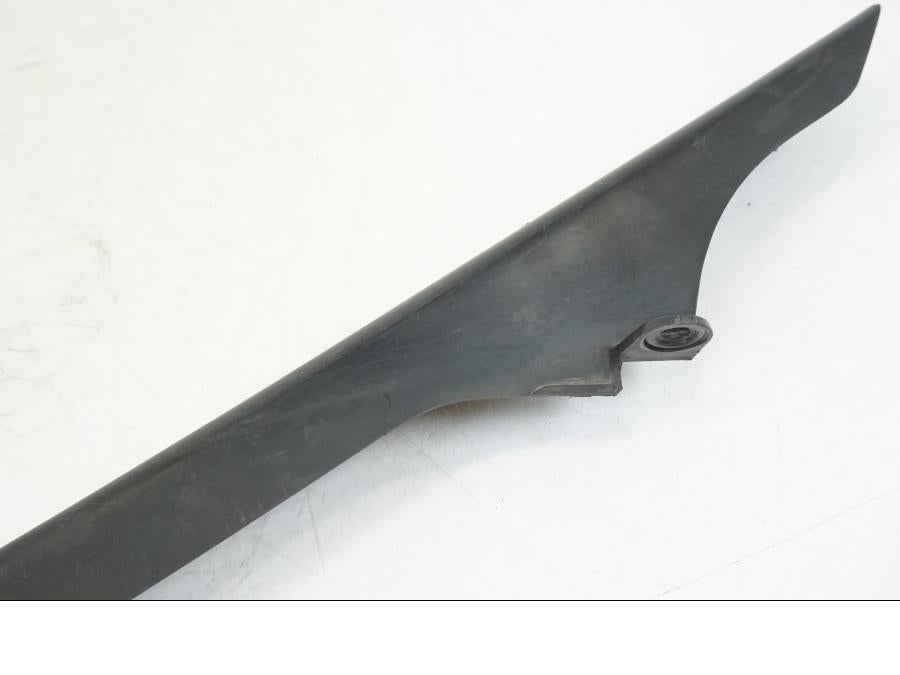 Vänster sida på Kedjeskydd från en Yamaha YZF R6 -1999 motorcykel.