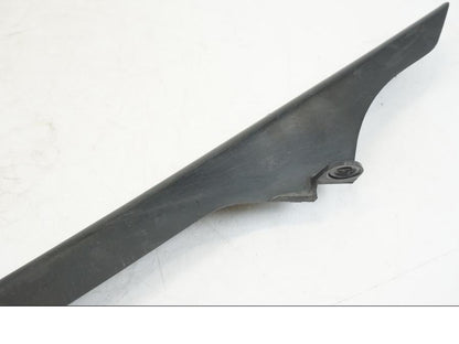 Vänster sida på Kedjeskydd från en Yamaha YZF R6 -1999 motorcykel.