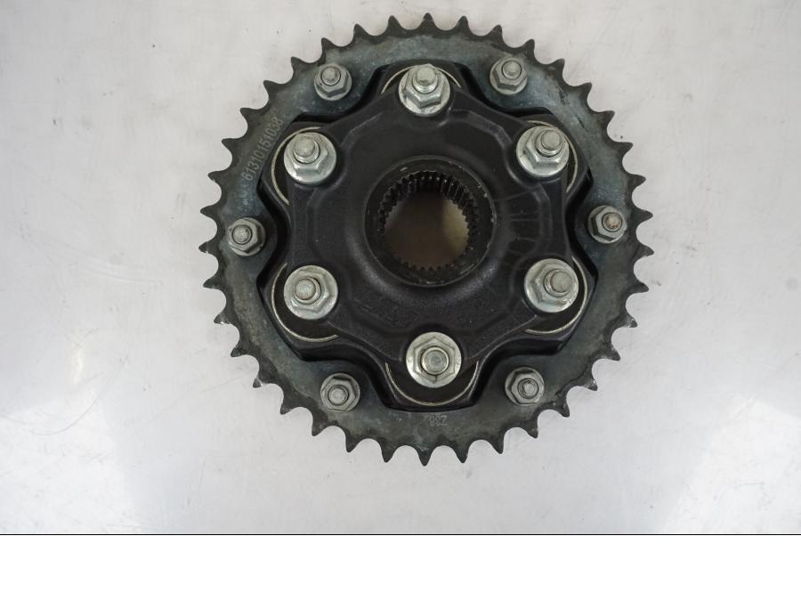 Baksidan på Drev från en KTM 1290 Super Duke -2019 motorcykel.