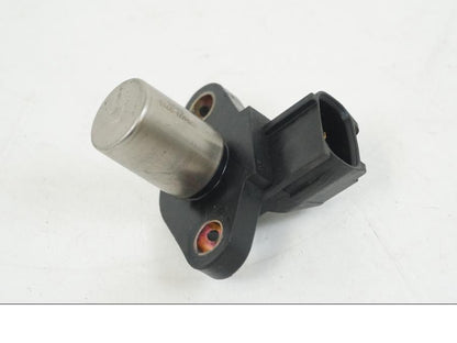 Höger sida på Kamaxelgivare från en Suzuki GSX-R 750 -2001 motorcykel.