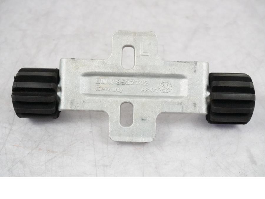 Baksidan på Sadelfäste från en BMW R 1250 GSA -2021 motorcykel.