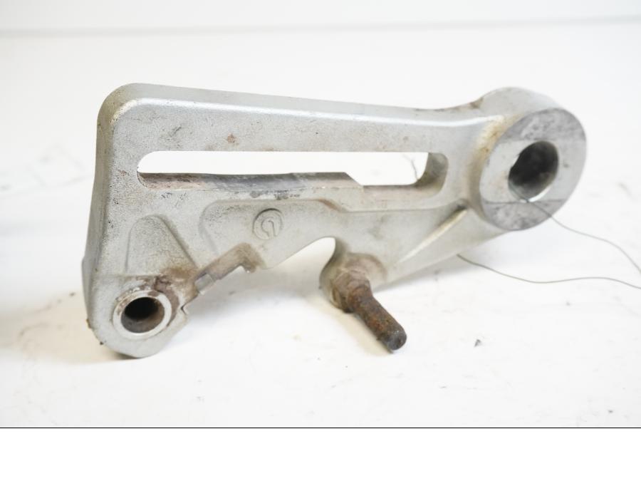 Framsidan på Bromsoksfäste från en Husaberg 390 FE -2012 motorcykel.