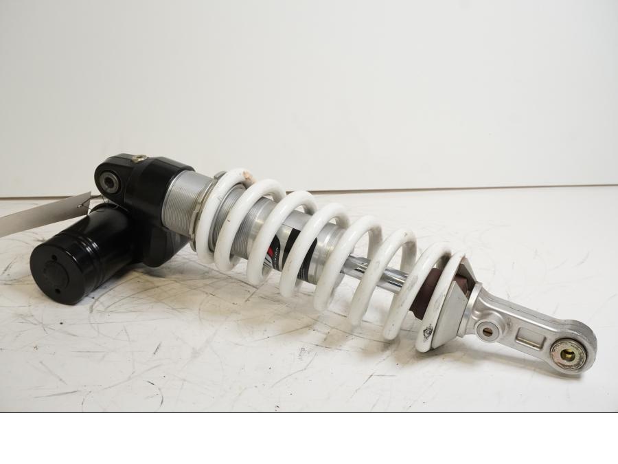 Framsidan på Stötdämpare från en KTM 690 SMCR -2014 motorcykel.