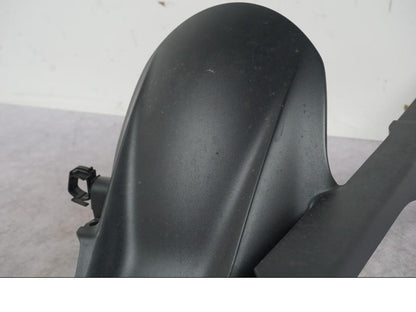 Snett uppifrån på Svingskärm från en Yamaha MT-09 -2024 motorcykel.