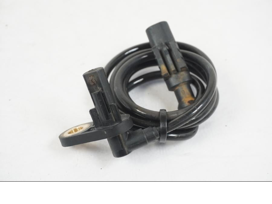 Baksidan på ABS givare från en Kawasaki ER-6F -2010 motorcykel.