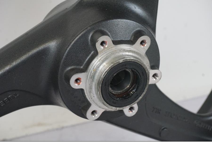 Extrabild2 på Fälg från en Honda VTR 1000 F -1997 motorcykel.