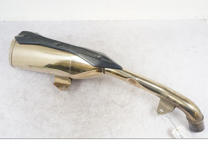 Snett nerifrån på Ljuddämpare från en Kawasaki Z 1000 -2009 motorcykel.