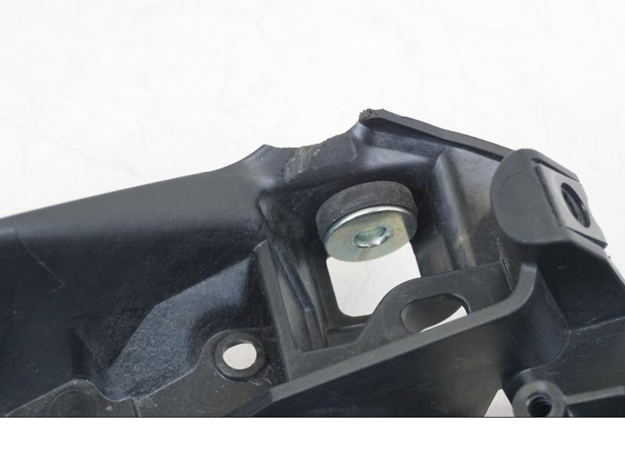 Extrabild4 på Strålkastarfäste från en Yamaha MT-09 -2021 motorcykel.