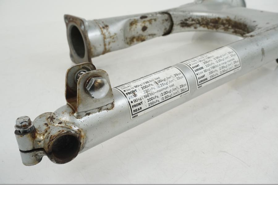 Baksidan på Sving från en Yamaha XV 1100 -1993 motorcykel.