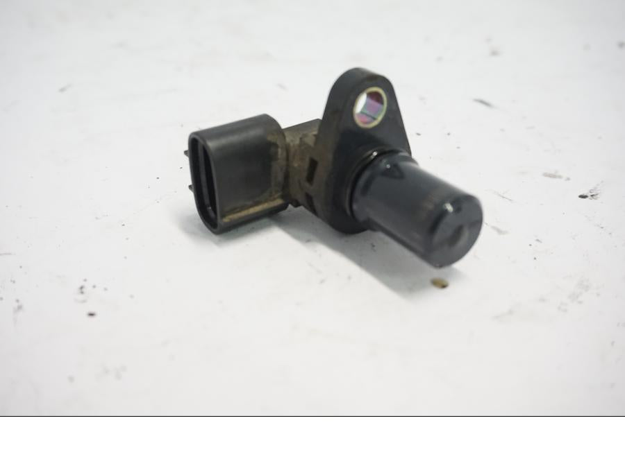 Framsidan på Kamaxelgivare från en Suzuki DL 1000 -2003 motorcykel.