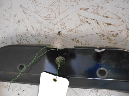 Höger sida på Vattenkylram från en Suzuki VZ 1600 -2004 motorcykel.