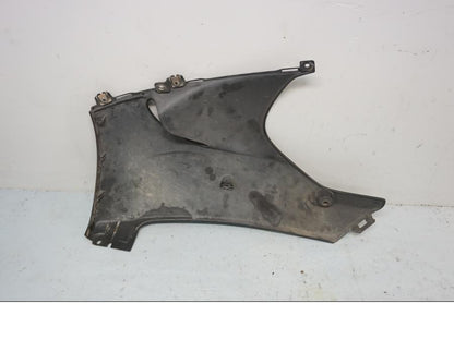 Baksidan på Magkåpa från en Honda CBR 900 RR -1996 motorcykel.