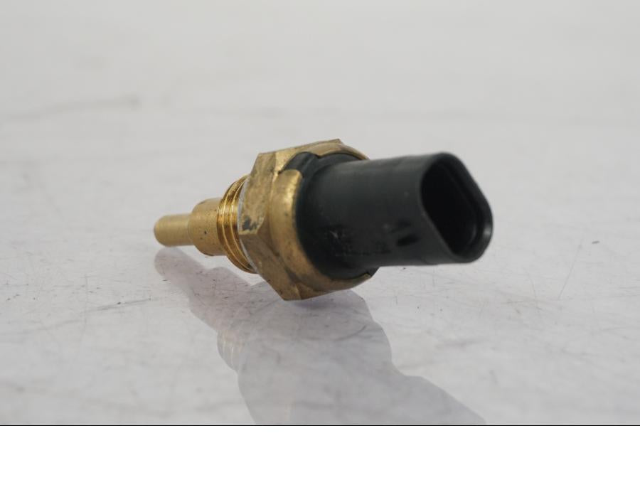 Baksidan på Temperatursensor från en BMW R 1250 GS -2023 motorcykel.