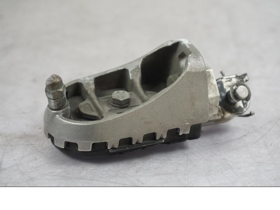 Extrabild2 på Fotpinne från en Triumph Tiger -2009 motorcykel.