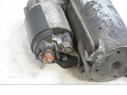 Baksidan på Startmotor från en BMW R 1200 GS -2006 motorcykel.