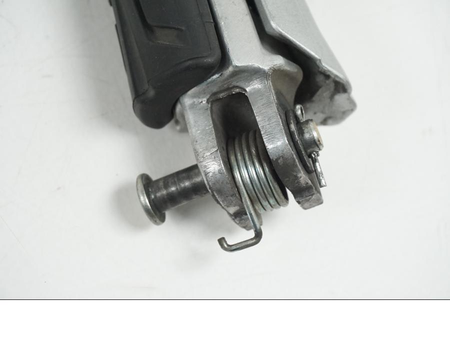 Snett uppifrån på Fotpinne från en Honda CB 650 F Hornet -2017 motorcykel.