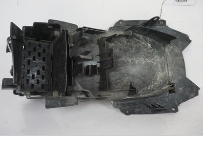 Vänster sida på Undertail från en Suzuki SV 650 S -2005 motorcykel.