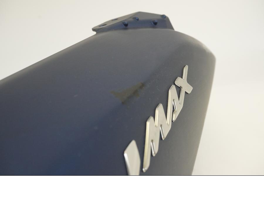 Snett nerifrån på Kåpset från en Yamaha N-MAX125 -2021 motorcykel.