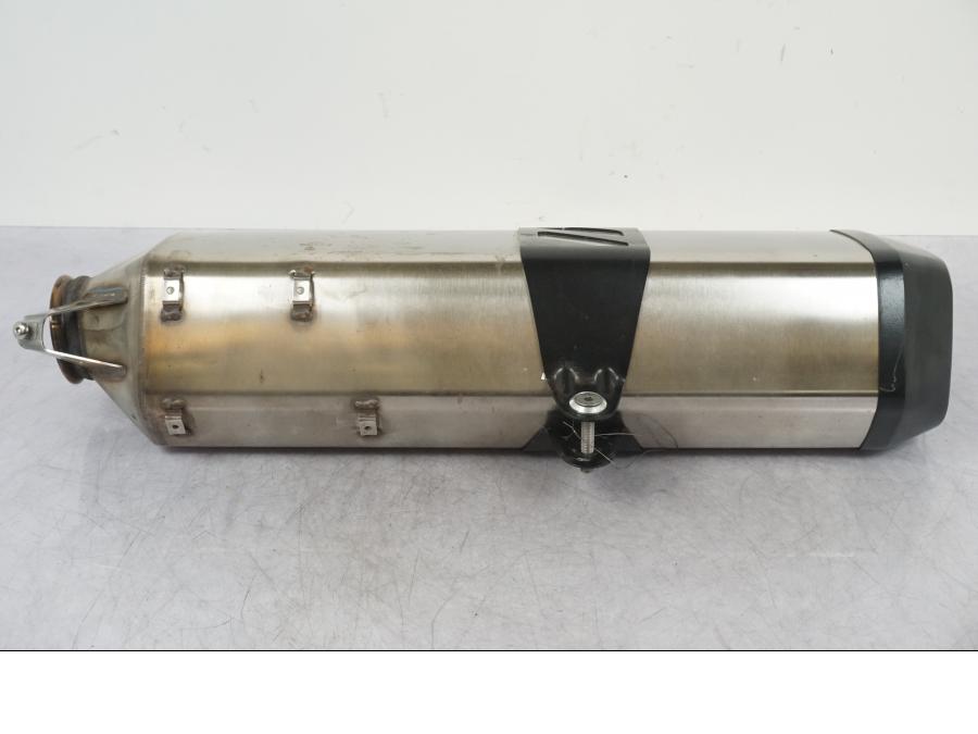 Snett uppifrån på Ljuddämpare från en KTM 1290 Super Adventure R -2018 motorcykel.