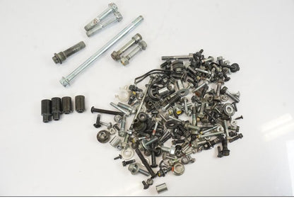 Framsidan på Skruv / Mutter etc från en Honda NT 700 -2008 motorcykel.