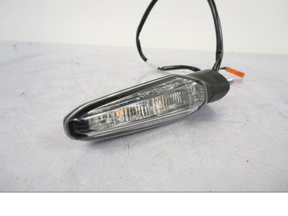 Baksidan på Blinkers LED från en Honda CRF 1000 Africa Twin -2016 motorcykel.