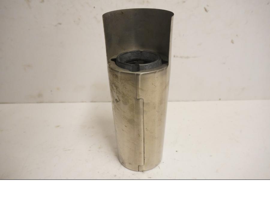 Framsidan på Gaffeldekorrör från en Yamaha XV 1900 -2007 motorcykel.