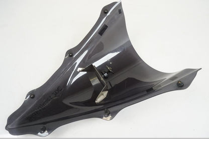 Extrabild1 på Vindruta från en Yamaha YZF 1000 R1 -2006 motorcykel.