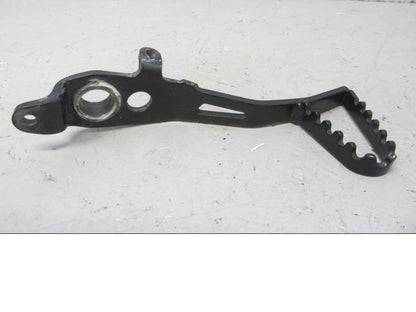 Framsidan på <p>Bromspedal från BMW R 1200 GS 2013.</p>

<p>Se bilder, K50 (R 1200 GS, R 1250 GS) (10/2011 - 04/2019)</p> motorcykel.