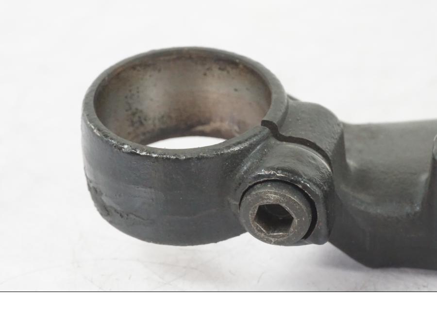 Snett uppifrån på Gaffelkrona från en Honda CBR 1000 F -1989 motorcykel.