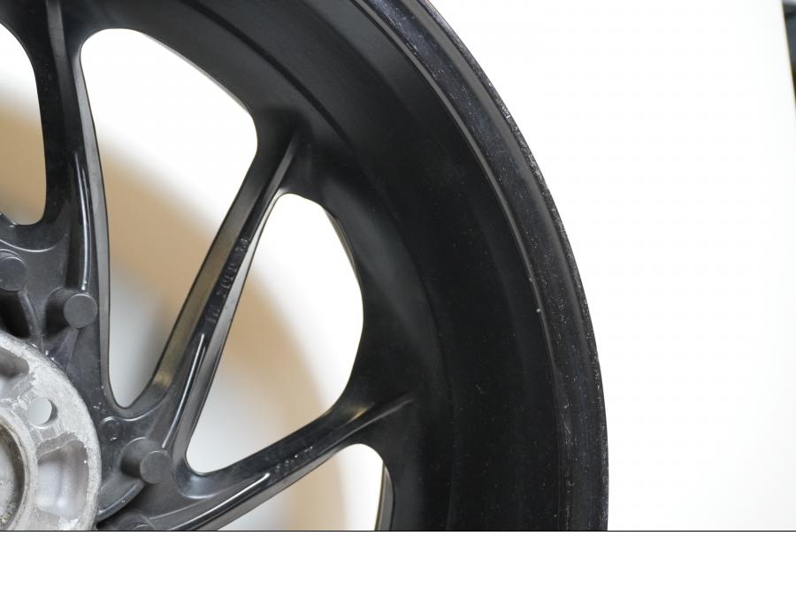 Extrabild4 på Fälg från en BMW F 800 S -2009 motorcykel.