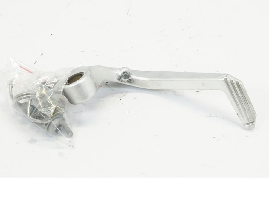 Höger sida på Bromspedal från en BMW K 1200 S -2006 motorcykel.