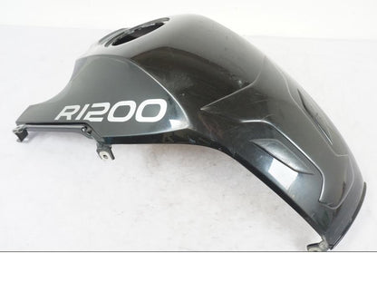 Snett uppifrån på Tankkåpa från en BMW R 1200 GSA -2012 motorcykel.