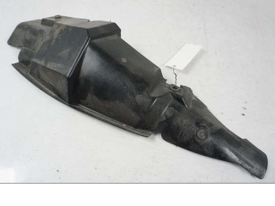 Framsidan på Värmeskydd från en Kawasaki ZX-6R -2005 motorcykel.