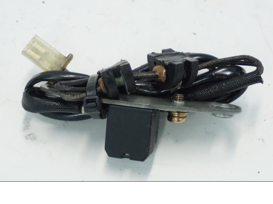 Snett nerifrån på Tändpickup från en Yamaha XV 535 -1995 motorcykel.