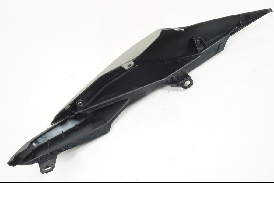 Snett nerifrån på Bakvinge från en Honda CBR 650 R -2019 motorcykel.