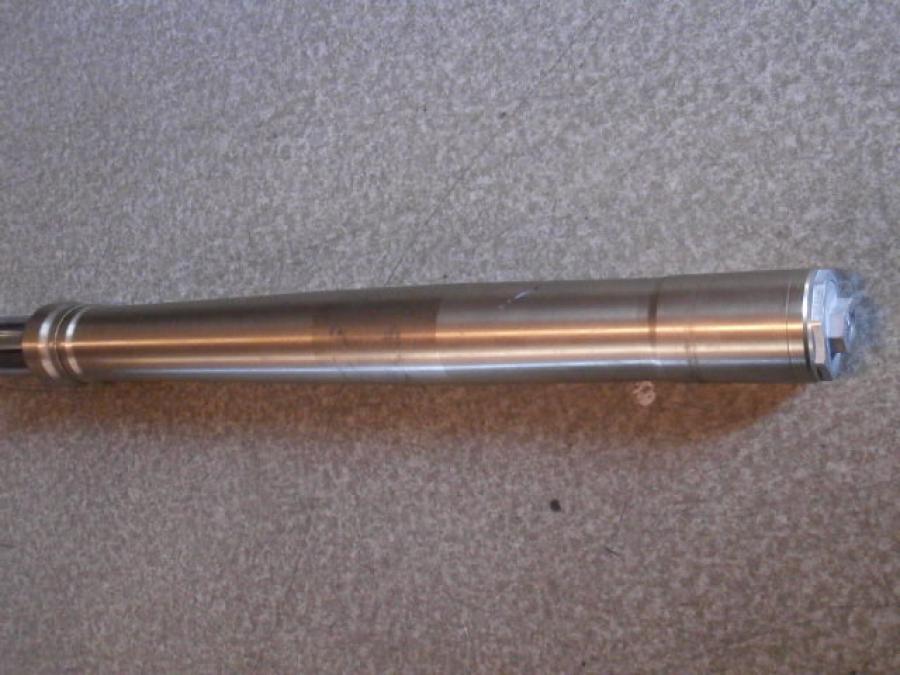 Framsidan på Gaffelben från en Suzuki DRZ 400 -2006 motorcykel.