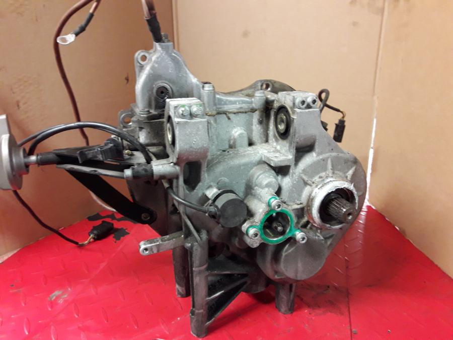 Baksidan på Växellåda från en BMW K 1200 LT -2006 motorcykel.