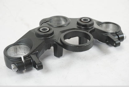 Vänster sida på Gaffelkrona från en Yamaha MT-07 -2019 motorcykel.