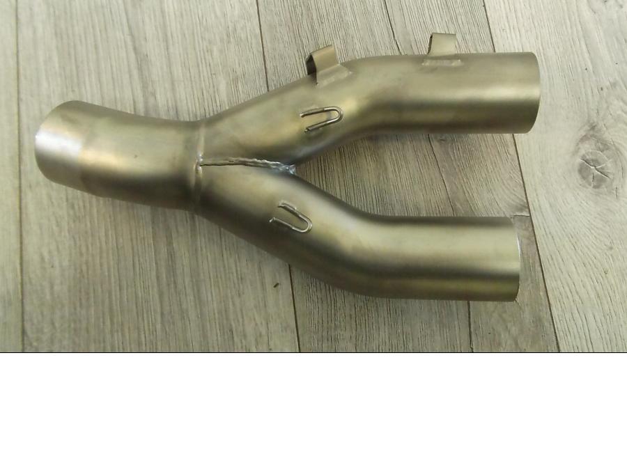 Framsidan på Mellanrör från en Ducati Monster 1200 -2015 motorcykel.