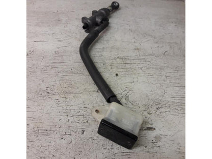 Baksidan på Bromshuvudcylinder från en Honda CBR 1000 RR -2004 motorcykel.