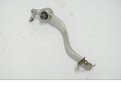 Framsidan på Bromspedal från en KTM 690 Duke -2016 motorcykel.