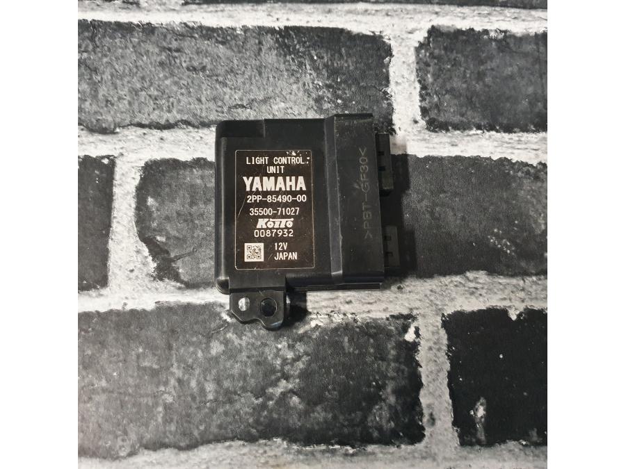 Framsidan på Strålkastarmodul från en Yamaha FJR 1300 -2016 motorcykel.