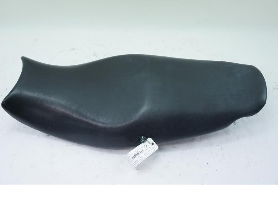 Framsidan på Sadel från en Triumph Sprint ST -2007 motorcykel.