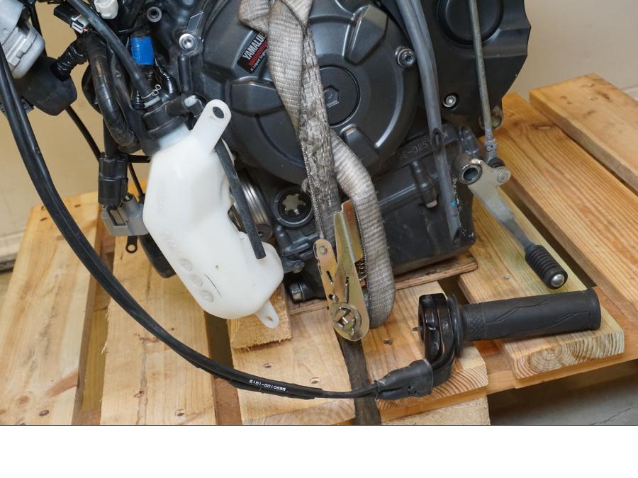 Extrabild4 på Motorpaket från en Yamaha YZF R7 -2022 motorcykel.