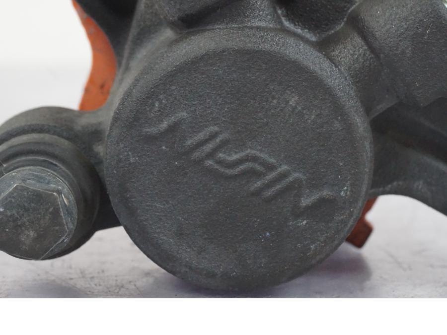 Baksidan på Bromsok från en Suzuki GSX-S 1000 -2017 motorcykel.