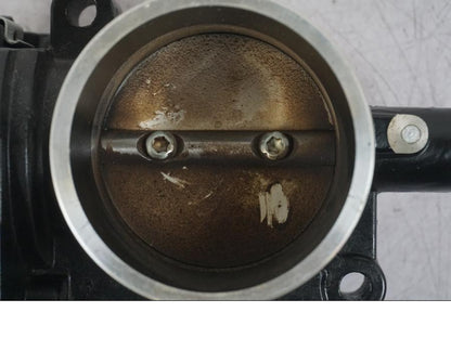 Snett uppifrån på Spjällhus från en BMW R 1200 GS -2018 motorcykel.