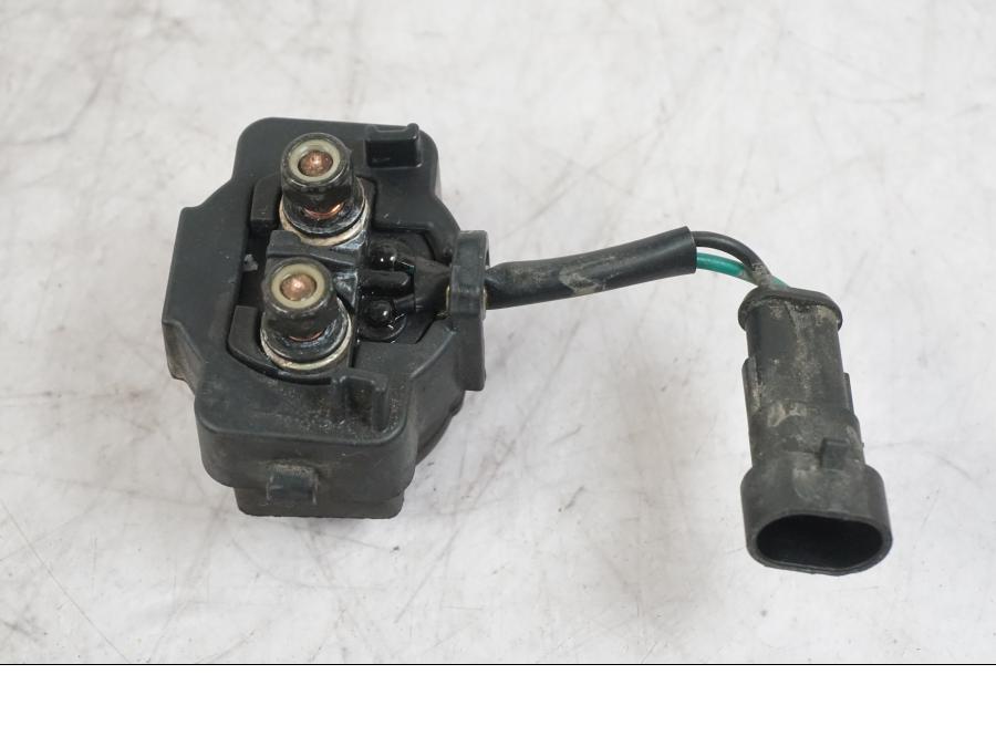 Vänster sida på Startrelä från en Buell 1125 R -2008 motorcykel.