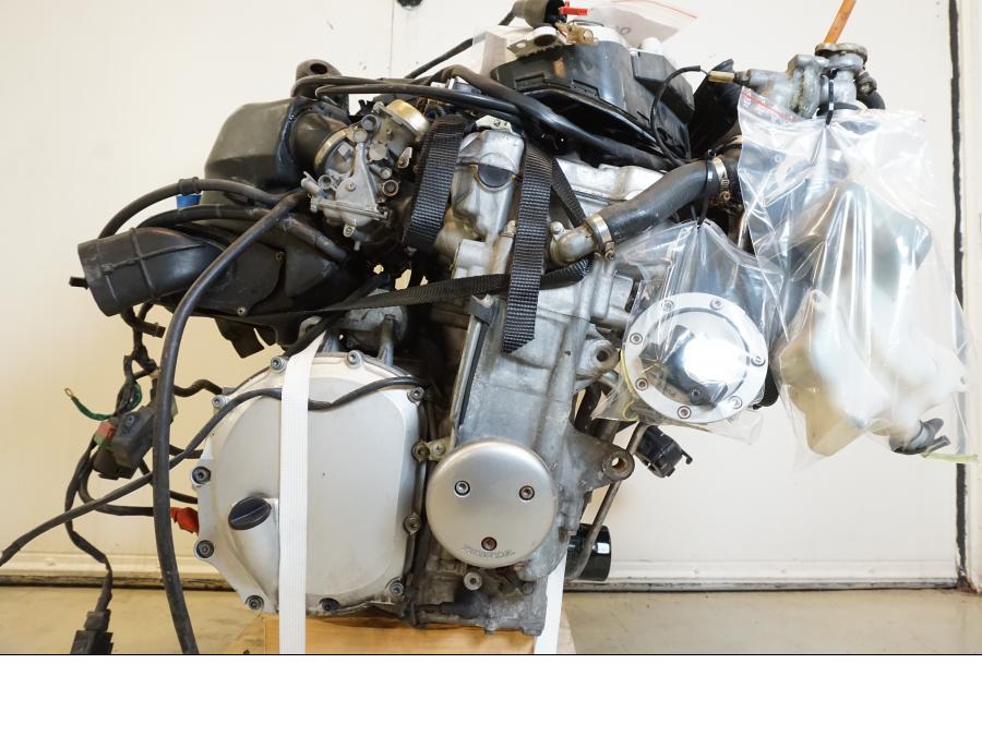 Framsidan på Motorpaket från en Honda CBR 1000 F -1989 motorcykel.