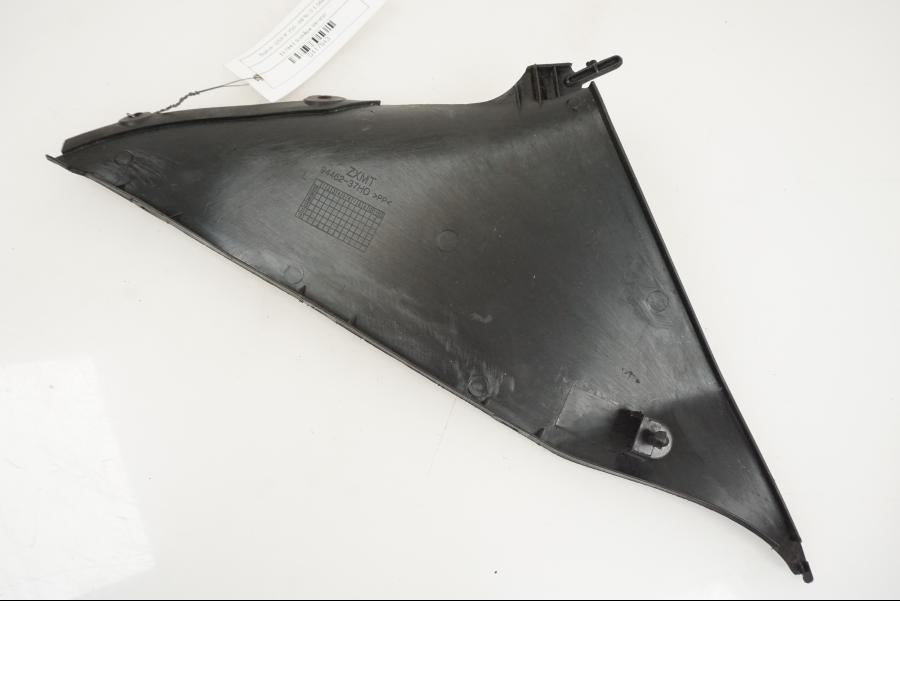 Vänster sida på Sidkåpa från en Suzuki GSX-R 750 -2009 motorcykel.