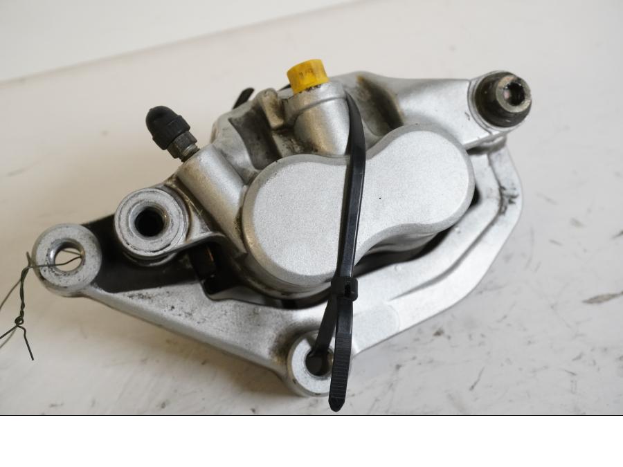 Framsidan på Bromsok från en Yamaha XVS 1100 -2001 motorcykel.